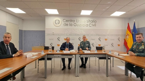 Visita institucional al Centro Universitario de la Guardia Civil